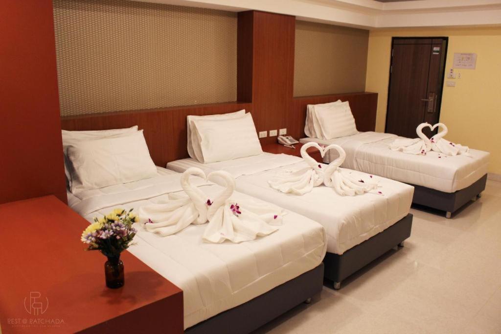 Rest@Ratchada Hotel バンコク都 エクステリア 写真